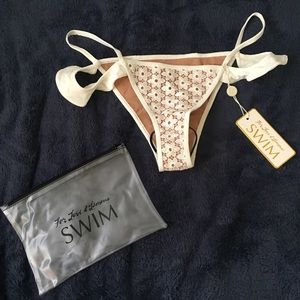 Alicante Lace Ruffle Bottoms NWT